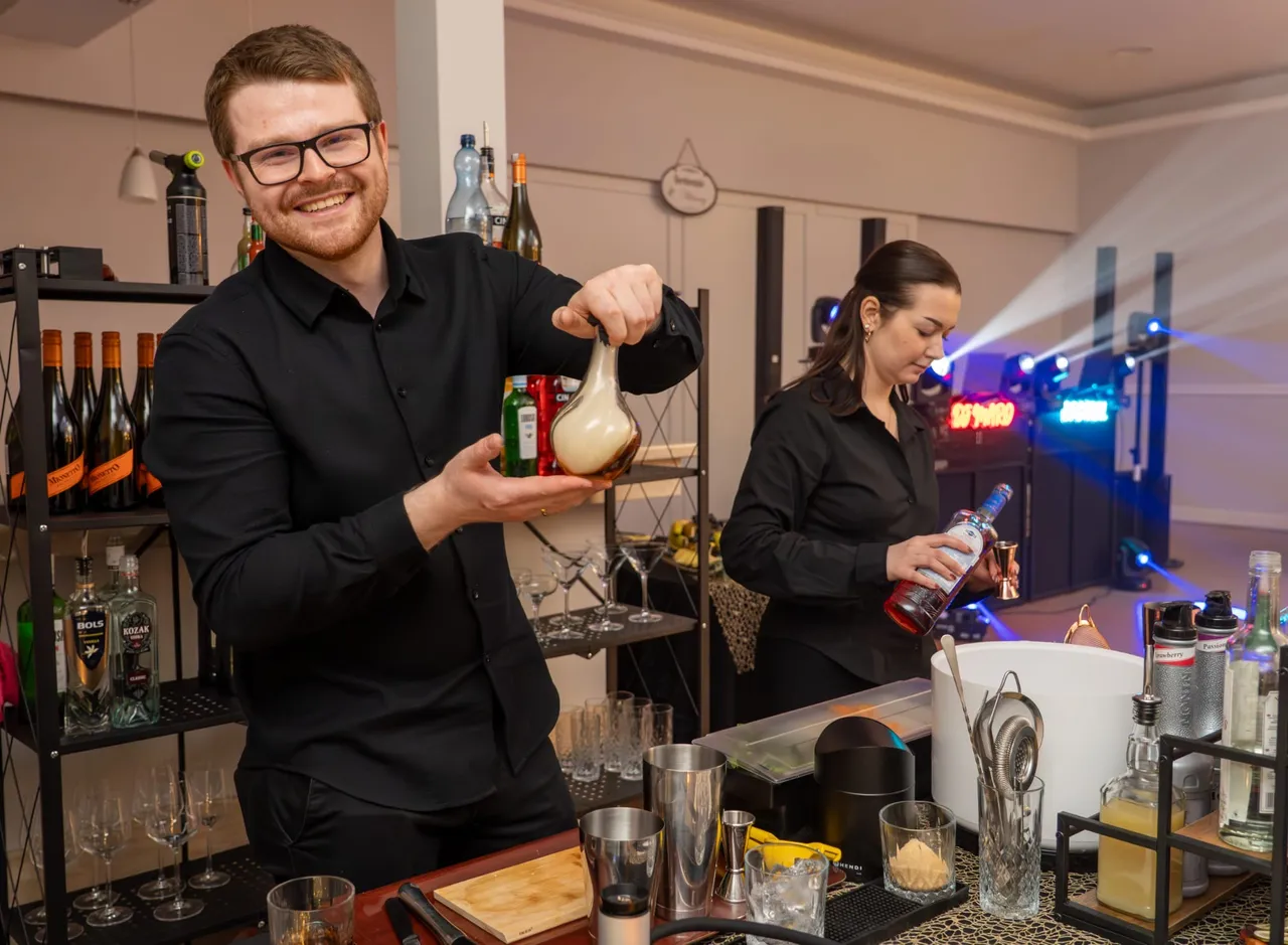 Koktajle serwowane przez mobilny bar Bar-dzo proszę